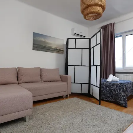 3 Bdrm In Center Бухарест