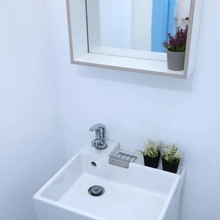 3 Bdrm In Center Апартаменти *