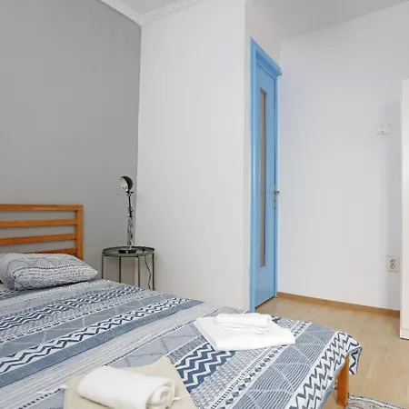 Апартаменти 3 Bdrm In Center *