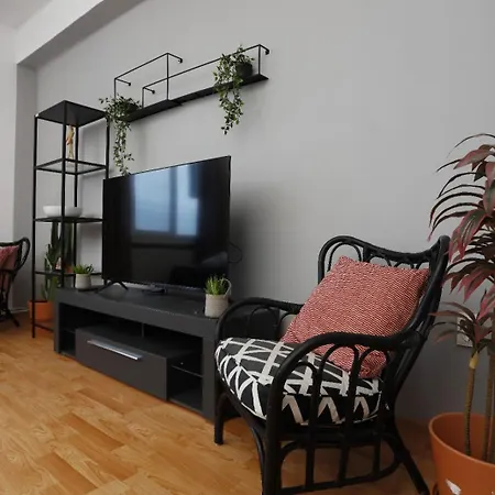 3 Bdrm In Center