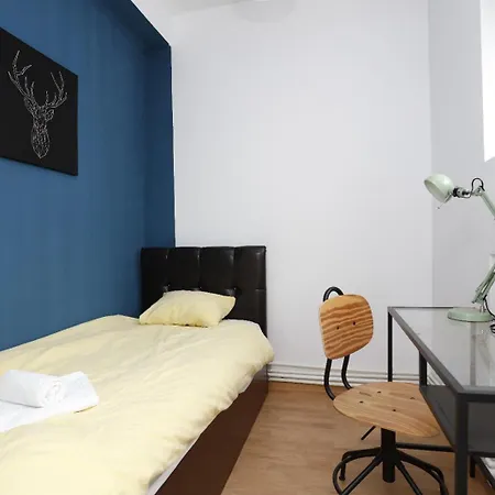 Апартаменти 3 Bdrm In Center