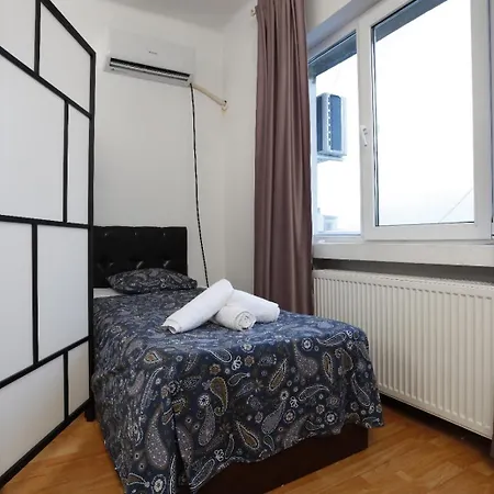 3 Bdrm In Center *