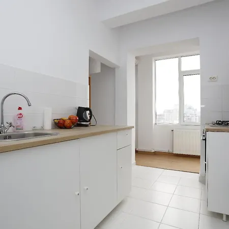 3 Bdrm In Center * בוקרשט